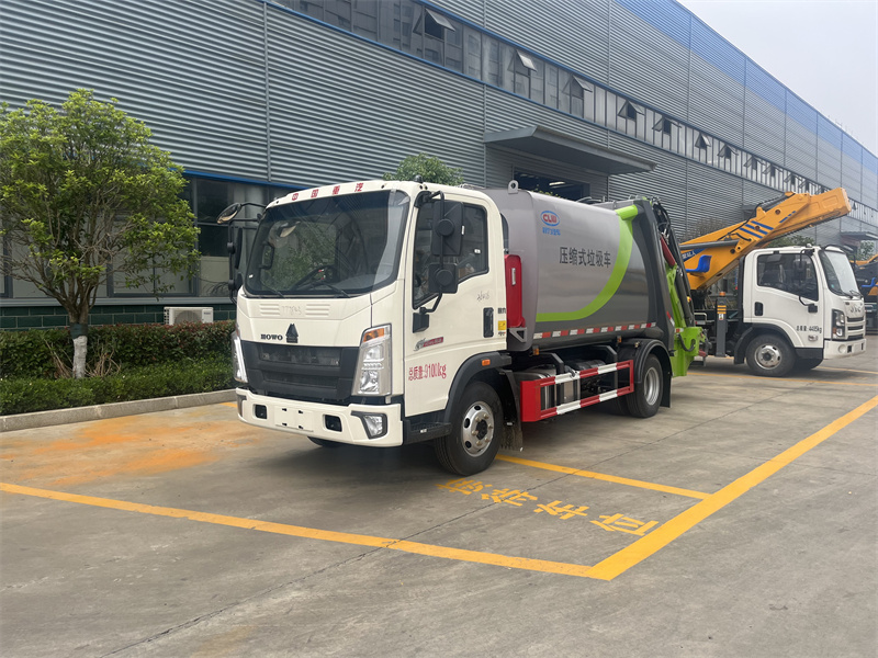 6-7.5方重汽豪沃压缩式垃圾车